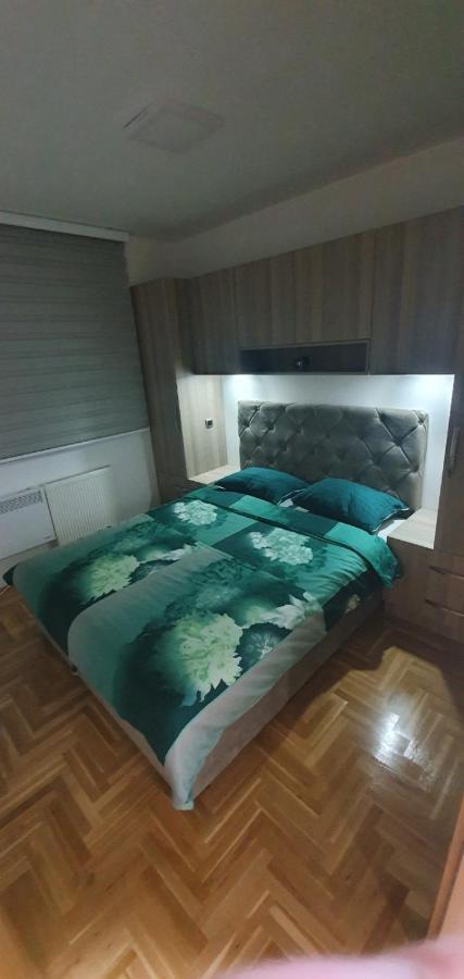 Apartman Lux S&V 1 Lukavica Istocno Sarajevo Hilandarska Centar Lejlighed Eksteriør billede