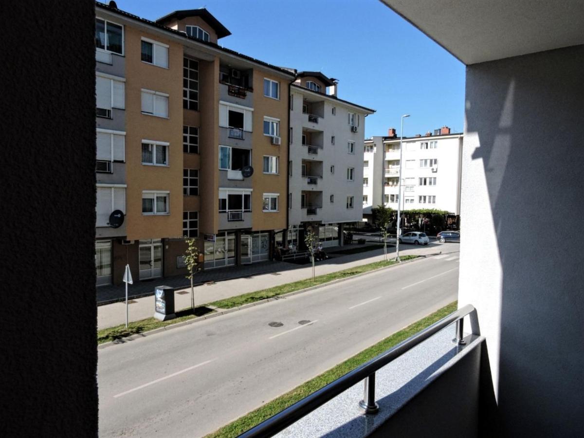Apartman Lux S&V 1 Lukavica Istocno Sarajevo Hilandarska Centar Lejlighed Eksteriør billede